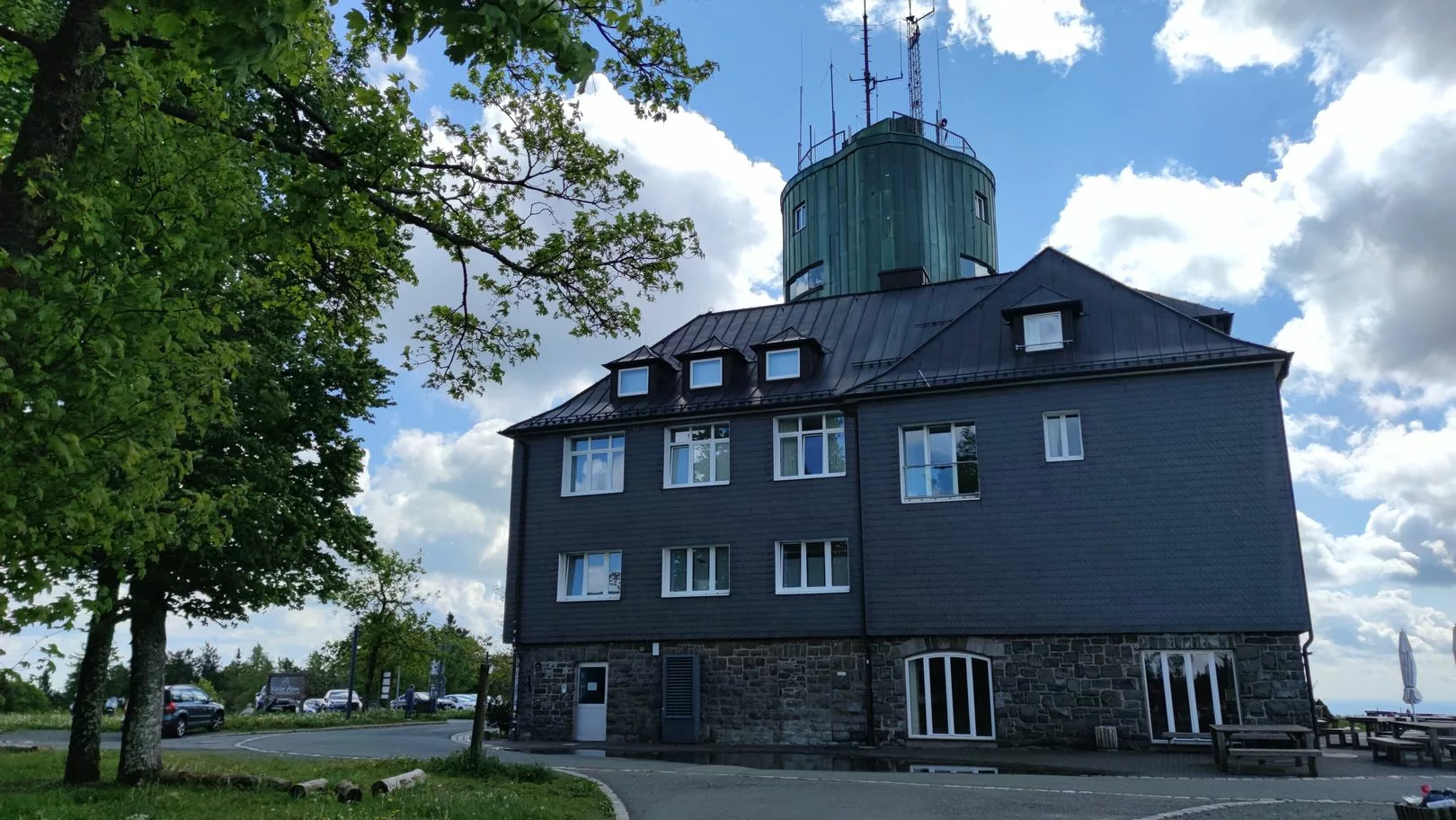 Wetterstation und Hotel am Kahlen Asten